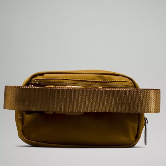 Lululemon Everywhere Belt Bag Color: Burnt Caramel NWT - Picture 2 of 4